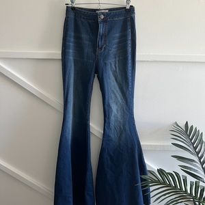 Free people dark wash denim flare jeans size 26